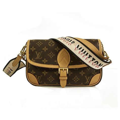 louis vuitton detachable shoulder bags.